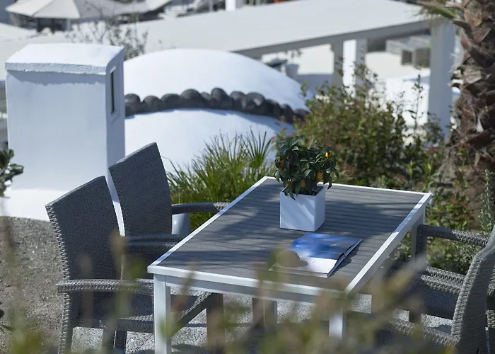 Aurora Santorini 酒店 易莫洛林