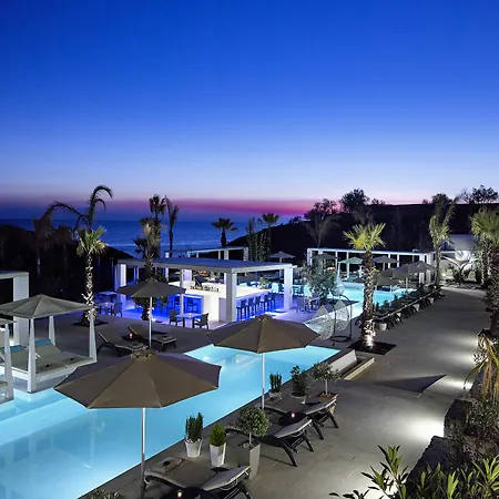 Aurora Luxury Hotel 4*